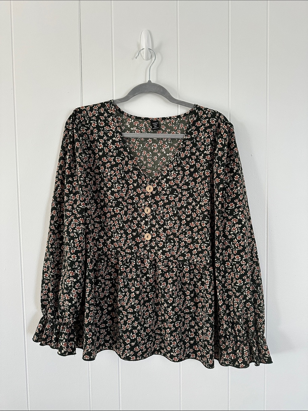 Floral Button-Front Peplum Blouse - dark green with tan/orange Floral